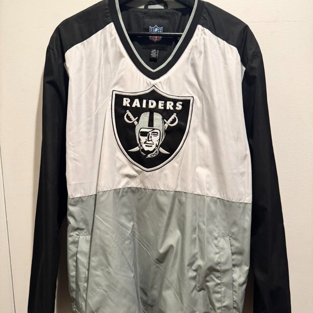 Las Vegas Raiders NFL pullover jacket in size L